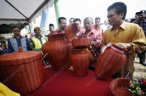 MOHD SHAFIE APDAL