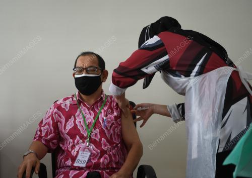 SUNTIK VAKSIN COVID-19 HOSPITAL KPJ PAHANG