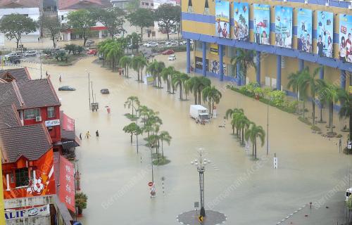 PH03_24122012_BANJIR