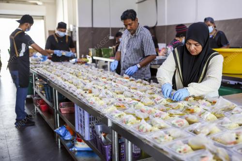 TERIMA TEMPAHAN 2500 PEK MAKANAN SETIAP HARI