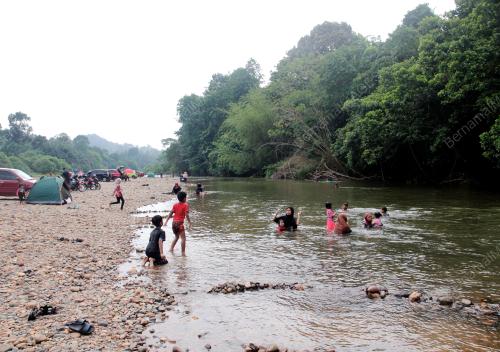 BERKELAH CUTI HUJUNG MINGGU