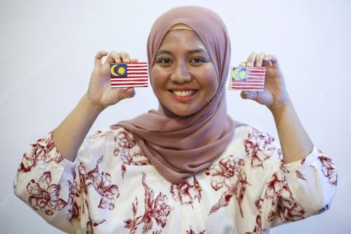 BISKUT BERTEMAKAN KENEGARAAN