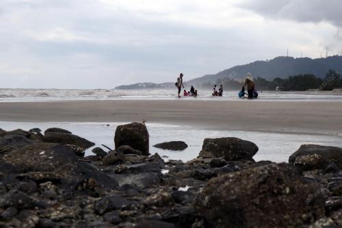 SUASANA PANTAI BATU HITAM LENGANG