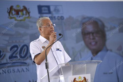 DATUK SERI ISMAIL SABRI YAAKOB