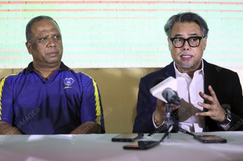SRI PAHANG FC PERKENAL PEMAIN DAN JERSI BARU