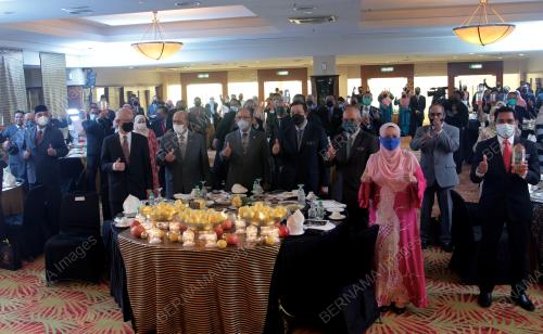 DATUK SERI WAN ROSDY WAN ISMAIL