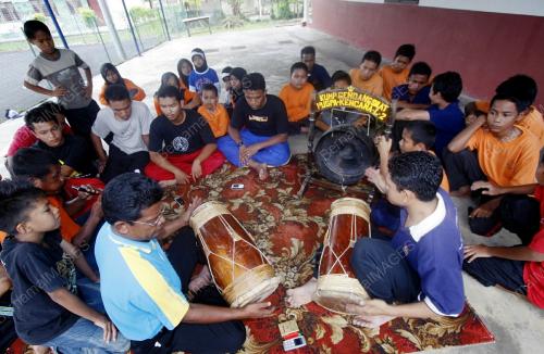 GENDANG SILAT