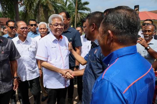 DATUK SERI ISMAIL SABRI YAAKOB