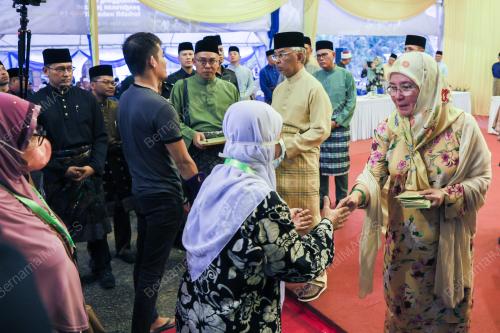 AL-SULTAN ADBULLAH RI'AYATUDDIN AL-MUSTAFA BILLAH SHAH