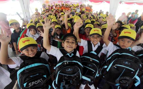 PH03_28122013_LYNAS_SEKOLAH