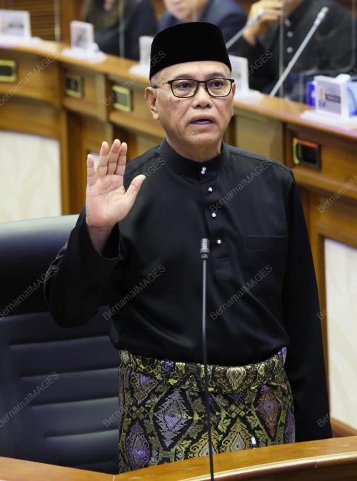 DATUK SERI WAN ROSDY WAN ISMAIL