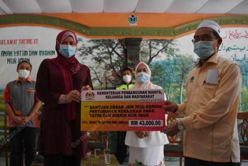 DATUK SERI RINA MOHD HARUN