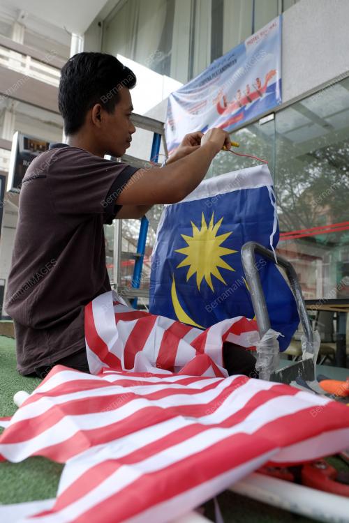 MEMASANG JALUR GEMILANG
