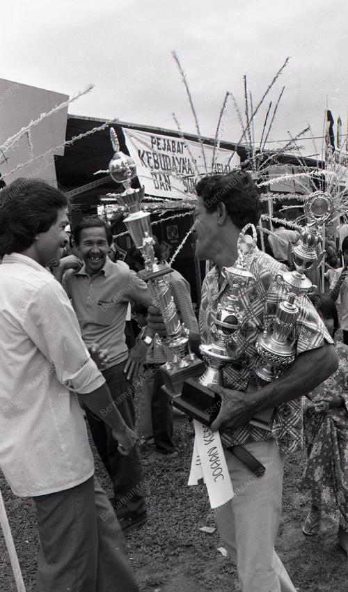MOHD NAJIB TUN ABDUL RAZAK