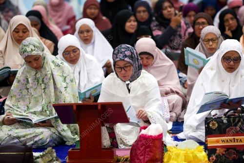 TUNKU AZIZAH AMINAH MAIMUNAH ISKANDARIAH