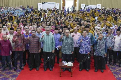 DATUK SERI WAN ROSDY WAN ISMAIL