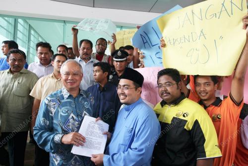 MOHD NAJIB TUN ABDUL RAZAK