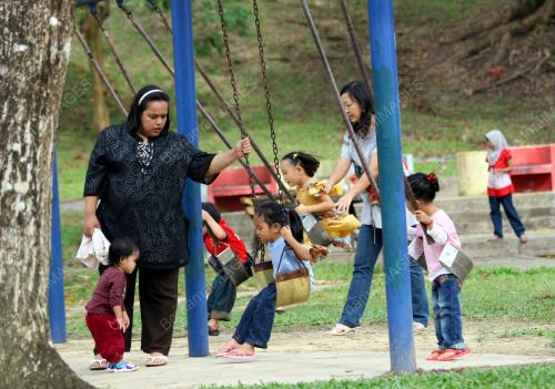 PH04_03022011_CUTI_CNY
