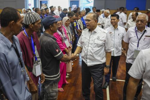 DATUK SERI WAN ROSDY WAN ISMAIL
