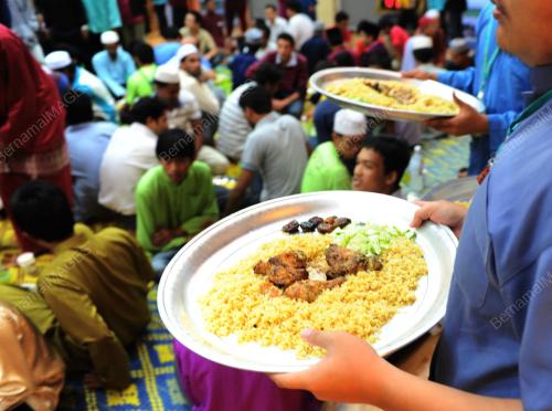 BERBUKA PUASA