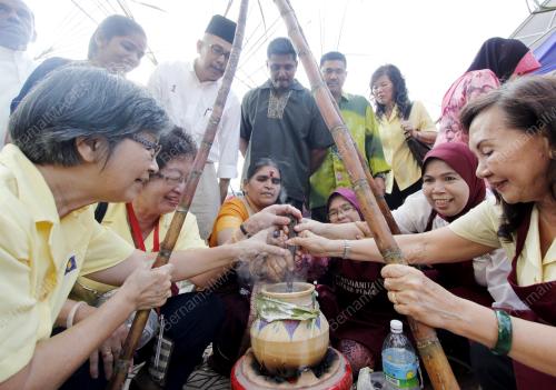 PH04_04022012_NAJIB