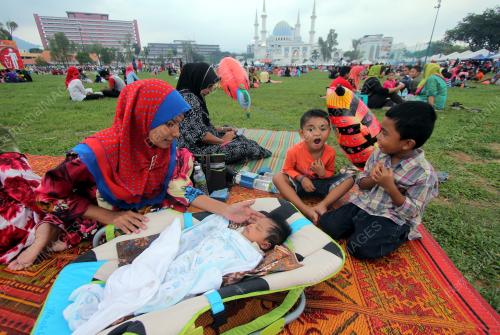 PH04_04072014_BERBUKA