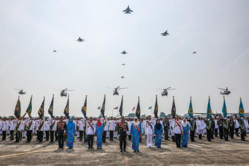 TAN SRI AFFENDI BUANG