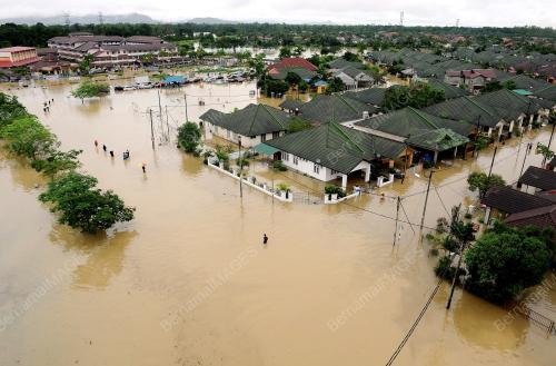 PH04_04122013_BANJIR