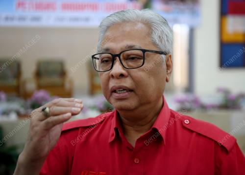 DATUK SERI ISMAIL SABRI YAAKOB