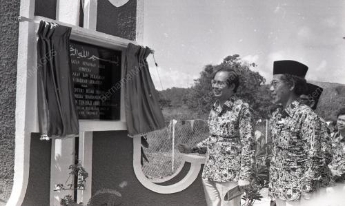 MOHD. NAJIB TUN ABDUL RAZAK