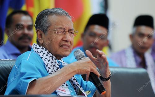 PH04_05122012_TUN_MAHATHIR