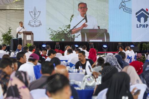 DATUK SERI WAN ROSDY WAN ISMAIL