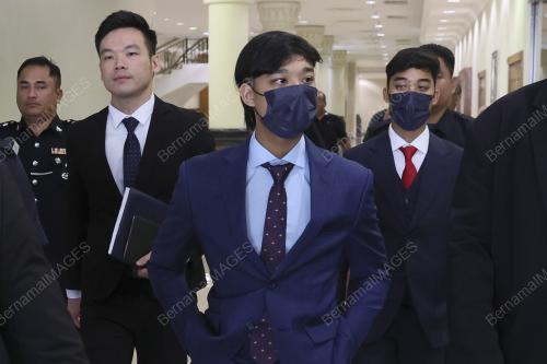 KERABAT PAHANG DIDAKWA CEDERAKAN INDIVIDU DENGAN PISAU