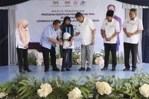 DATUK SERI RAMLAN HARUN
