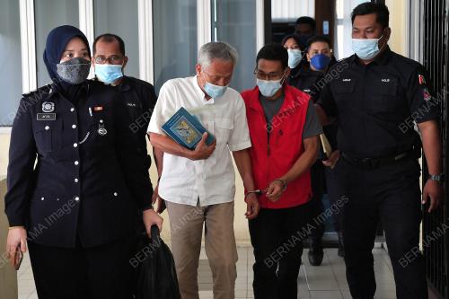 BEKAS DIPLOMAT,ANAK DIDAKWA TANAM 102 POKOK GANJA