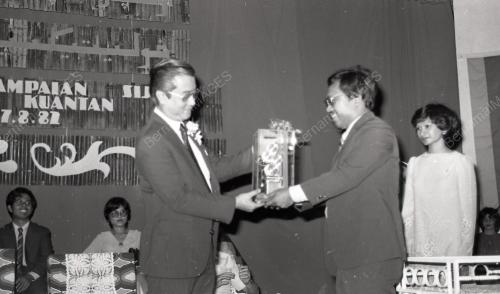 DR. TAN TIONG HONG