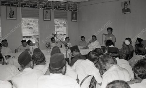 PH04_09012015_NAJIB_SGLEMBING