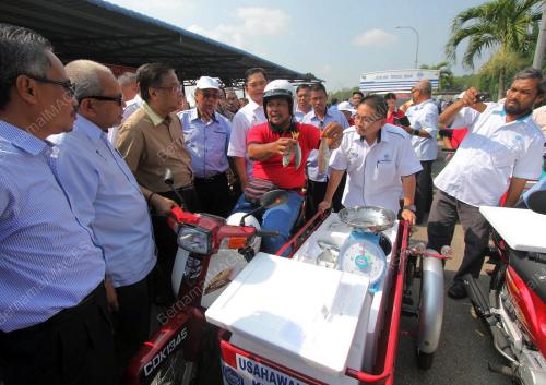 DATUK SERI ISMAIL SABRI YAAKOB