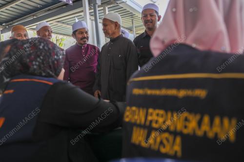DATUK SERI DR MOHD UZIR MAHIDIN