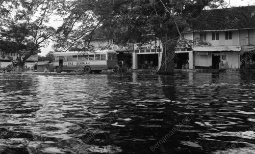PH04_09032015_NAJIB_BANJIR