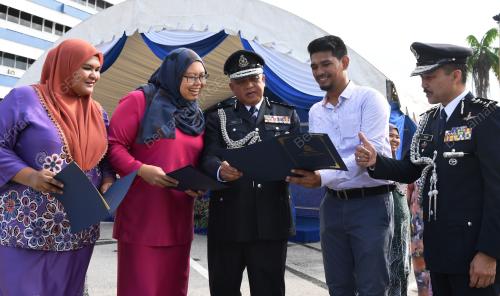 PH04_09102018_POLIS