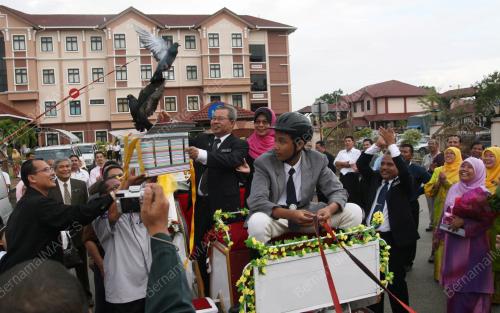 ABDUL AZIZ ABDUL LATIFF