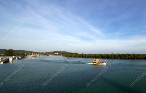 PH04_10032014_MH370