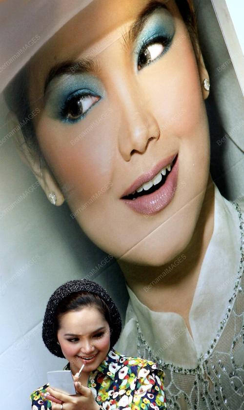 SITI NURHALIZA TARUDDIN