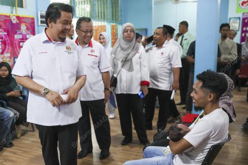 DATUK LUKANISMAN AWANG SAUNI