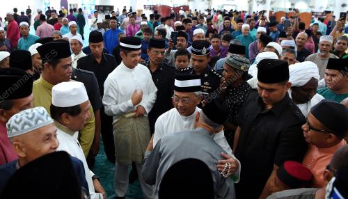 PH04_11082019_AGONG