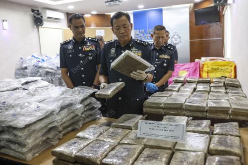 DATUK SERI YAHAYA OTHMAN