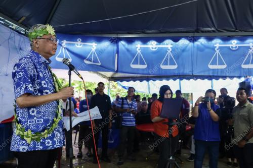 DATUK SERI ISMAIL SABRI YAAKOB