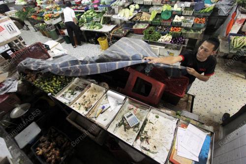 PH04_11122013_PASAR