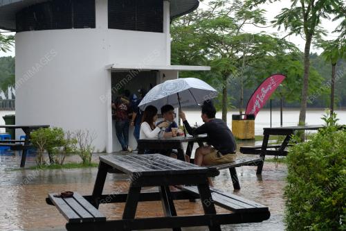 MUSIM HUJAN MONSUN TIMUR LAUT